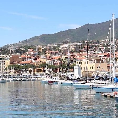 Loft Cavour - Teatro Ariston Apartman San Remo Kültér fotó