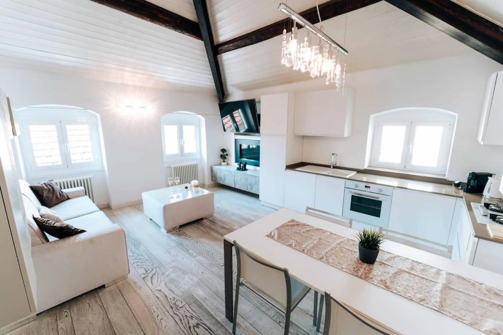 Loft Cavour - Teatro Ariston Apartman San Remo Kültér fotó